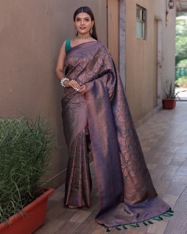 Bottle_Green_Timeless_Kanchipuram_Sarees_A_Heritage_of_Elegance_With_Blouse_Piece_Attached